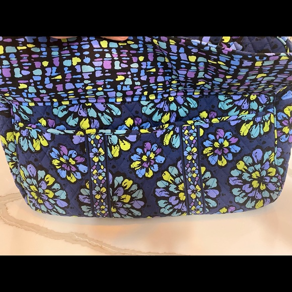 Vera Bradley weekend bag - Picture 3 of 6